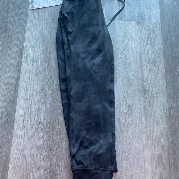 Lululemon ready to rulu jogger crop - Picture 3 of 3